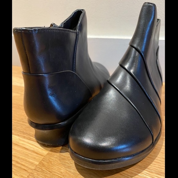 hope rest wedge bootie